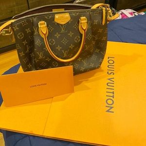 Original Louis Vuitton bag great condition with original box and certificate